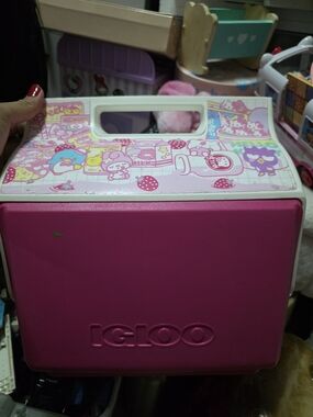 HELLO KITTY FRIENDS COOLER